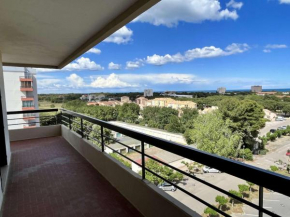 Appartement 3 pièces, 6 personnes, vue montagne, à 500m de la mer, parking, animaux admis - FR-1-225-780